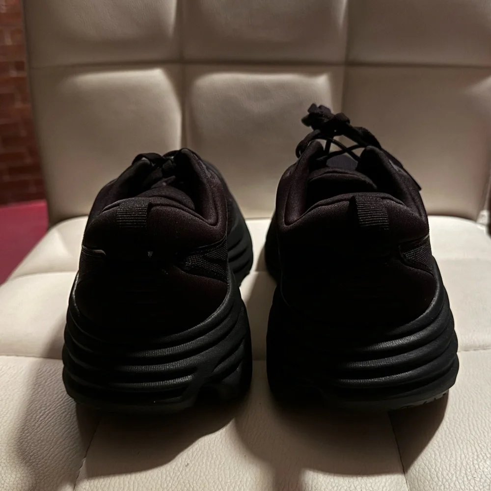 Size 9.5 - Hoka One One Bondi 8 Black - Picture 6 of 10